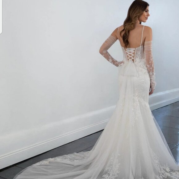 Essence of Australia Wedding Dress - Picture 5 of 5